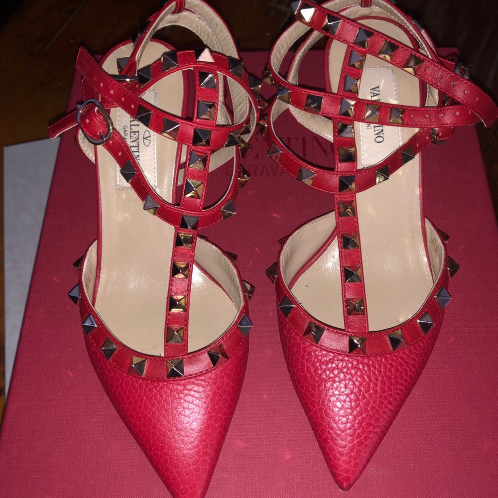 Authentic Valentino rockstud kitten heel